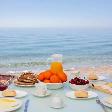 Seaside Paradise - Walk In, 5 Meters To The Ocean Appartamento